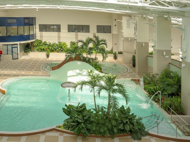 Lotus Therm Spa&Luxury Resort Băile Felix Eksteriør billede The swimming pool at the hotel