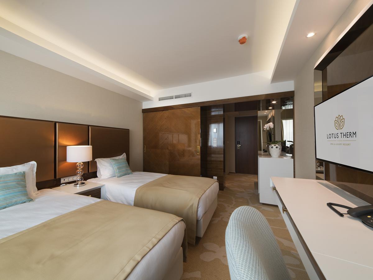 Lotus Therm Spa&Luxury Resort Băile Felix Værelse billede Deluxe Room